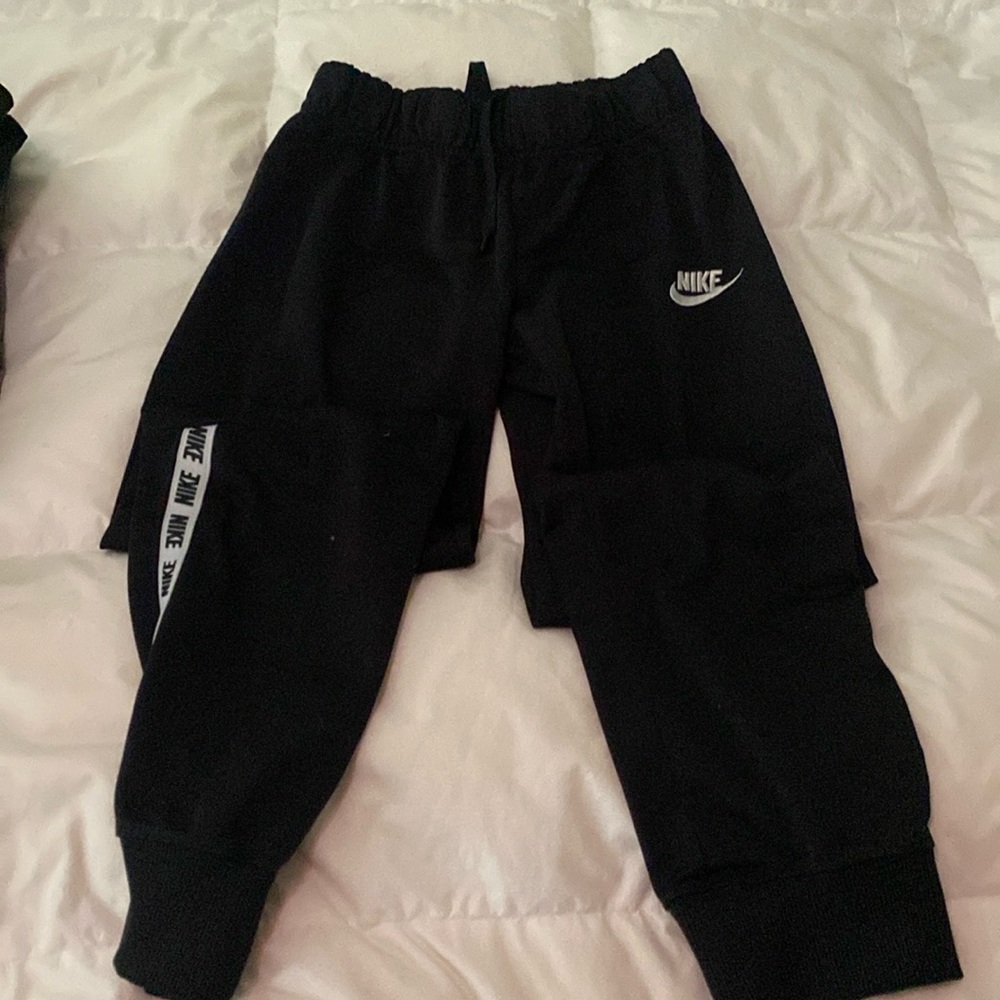 Girls large Nike sweatpant